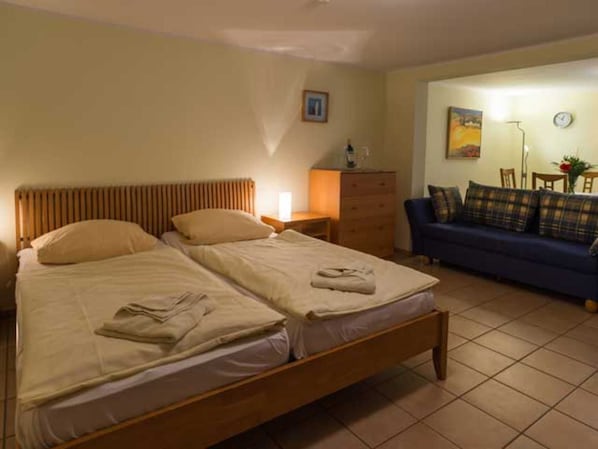 1 bedroom, WiFi, bed sheets