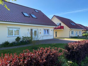 Unclassified image, 4 of 16, button