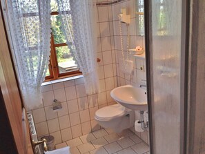 صورة غير مصنفة، 2 من 16، زرّ