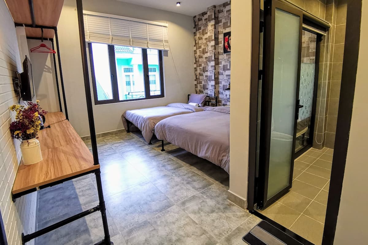 Habitación familiar | Escritorio, espacio para trabajar con laptop y wifi gratis