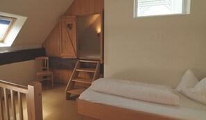 2 Schlafzimmer, Reisekinderbett, WLAN, Bettwäsche