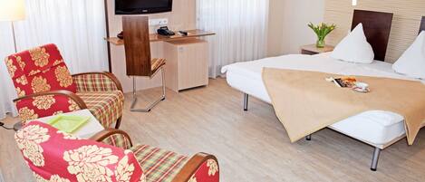 1 Schlafzimmer, Schreibtisch, Reisekinderbett, WLAN