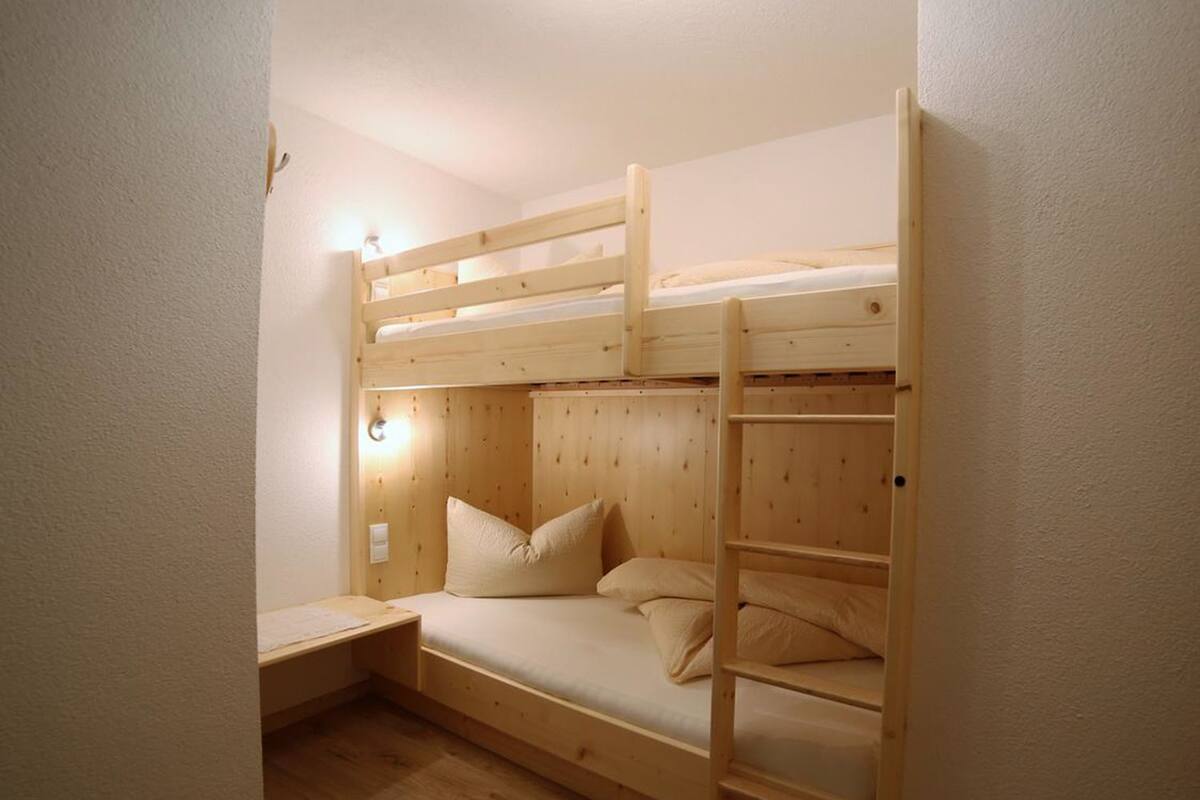 Apartment | 2 Schlafzimmer, Schreibtisch, schallisolierte Zimmer, kostenloses WLAN