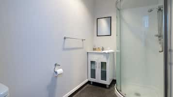 Rumah, 2 kamar tidur | Kamar mandi | Shower, perlengkapan mandi gratis, handuk, dan tisu toilet