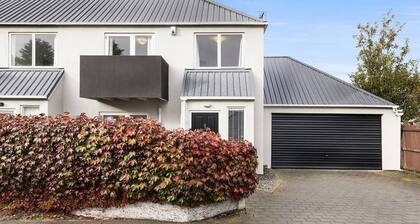 Awesome Central Christchurch Townhouse