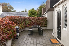 Terrace/patio - Awesome Central Christchurch Townhouse (Christchurch)
