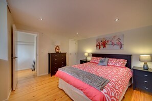 Apartamento, 2 habitaciones | 2 dormitorios, tabla de planchar con plancha, wifi gratis y ropa de cama