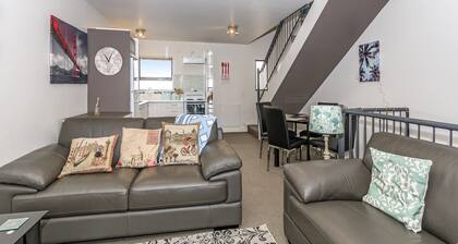 Awesome Christchurch Apartment