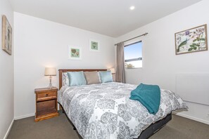 Apartment, 2 Schlafzimmer | 2 Schlafzimmer, Bügeleisen/Bügelbrett, kostenloses WLAN, Bettwäsche