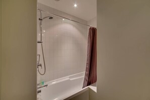 Bathroom - Best Location in Wellington (Wellington)