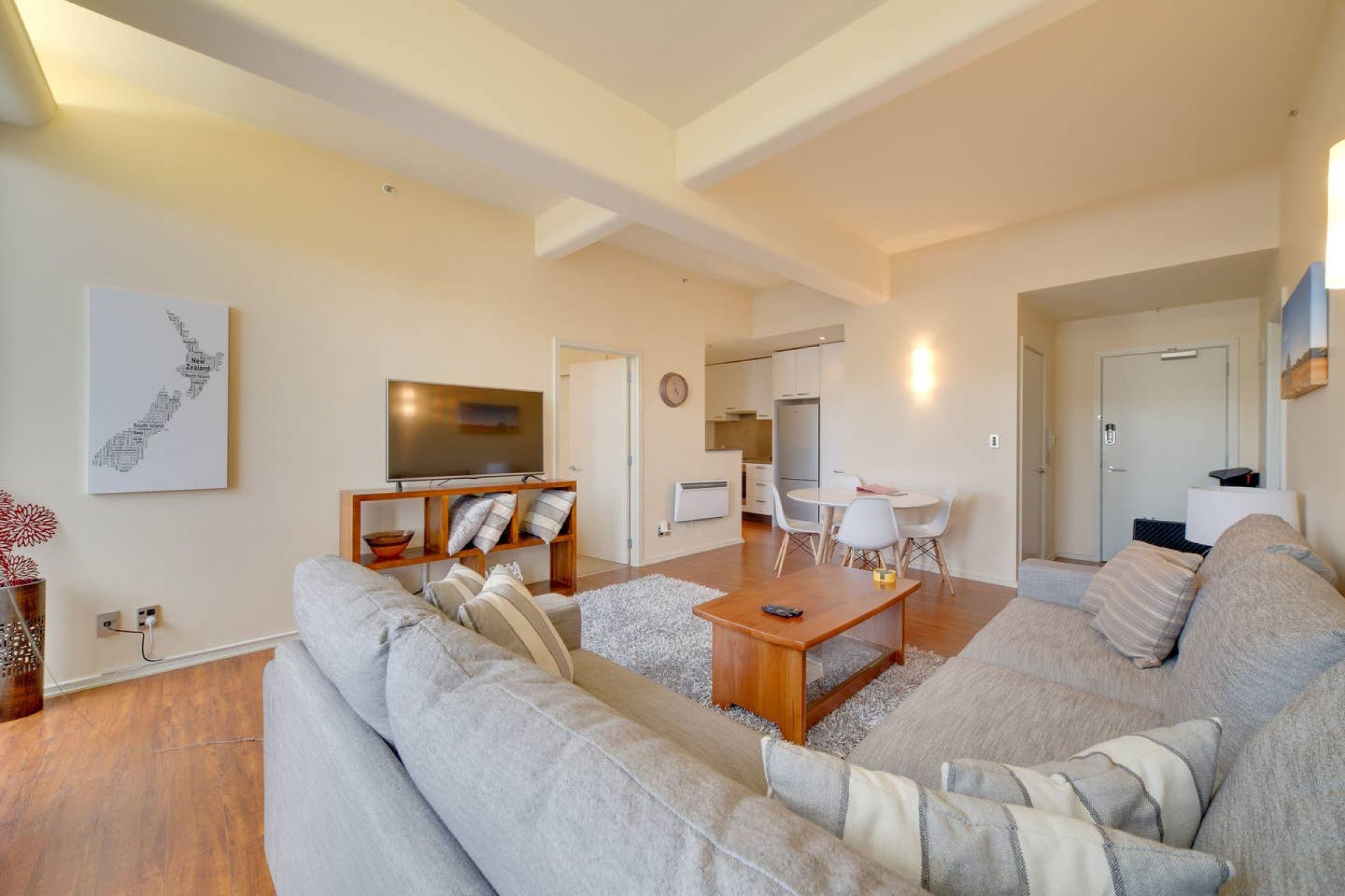 Apartemen, 2 kamar tidur | Area keluarga | TV LED