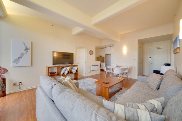 Living area - Best Location in Wellington (Wellington)