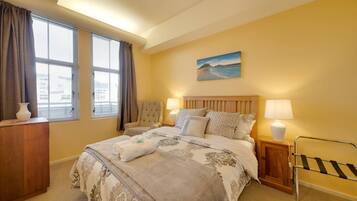 Apartment, 2 Bedrooms | 2 bedrooms, iron/ironing board, free WiFi, bed sheets
