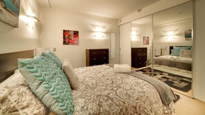 Apartment, 2 Bedrooms | 2 bedrooms, iron/ironing board, free WiFi, bed sheets - Awesome 2 bed Wellington Apartment (Wellington)