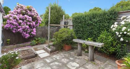 Central Christchurch Cottage