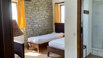 1 bedroom, WiFi, bed sheets