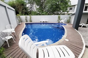 Kolam renang terbuka 