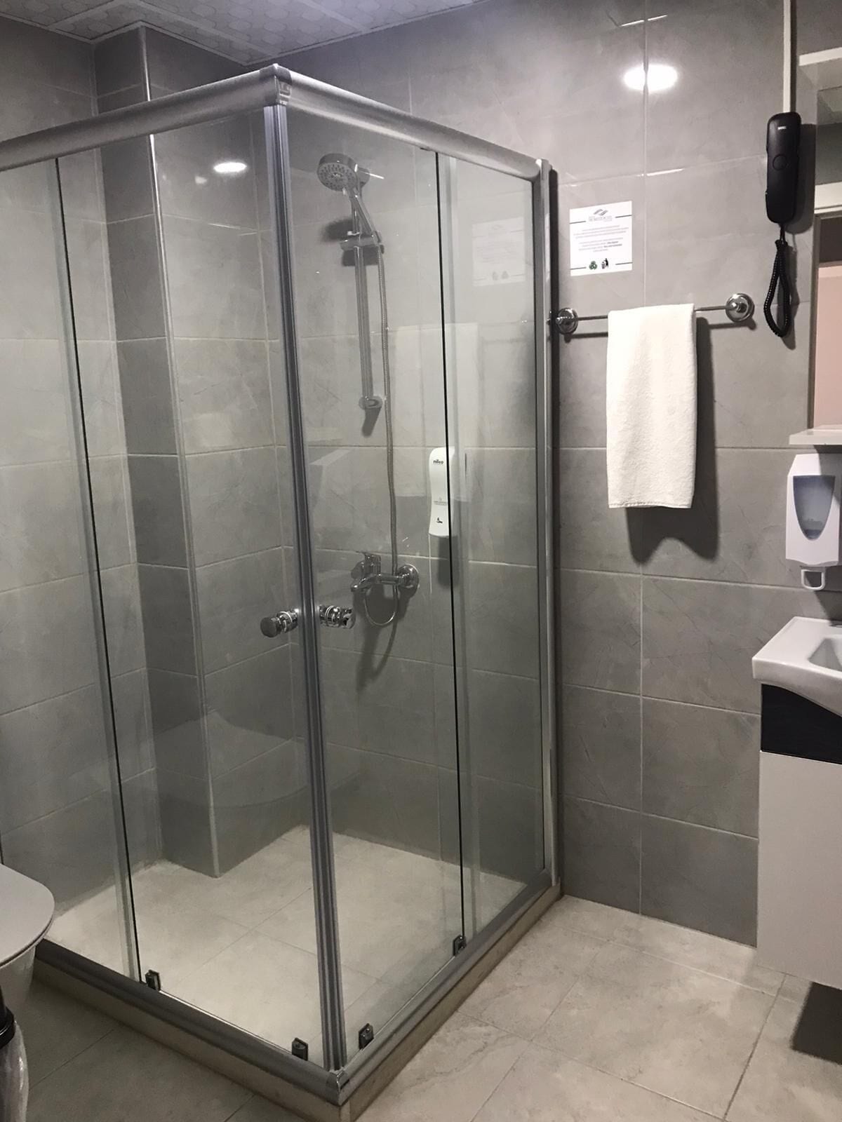 1 bedroom, premium bedding, minibar, desk