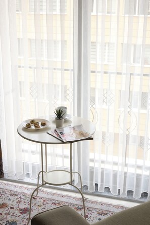 Habitación familiar | Ropa de cama de alta calidad, minibar y escritorio 