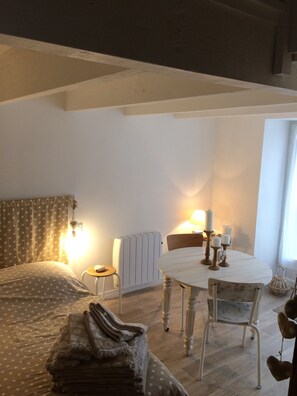 Family Room (3) | Individually decorated, individually furnished, iron/ironing board