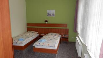 1 Schlafzimmer, Schreibtisch, WLAN, Bettwäsche