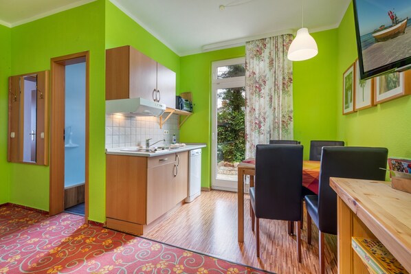 Unclassified image, 1 of 8, button