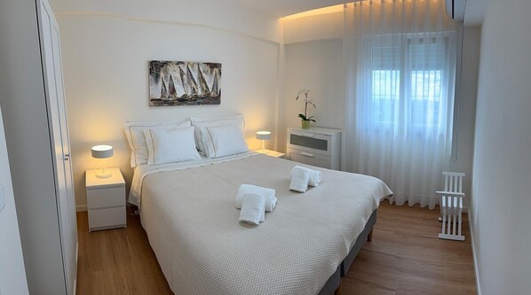 2 عدّة غرف نوم ومكواة/لوح كي وواي فاي مجانًا وملاءات أسرّة