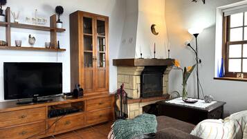 Televisie en een open haard