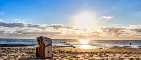 Una spiaggia nelle vicinanze