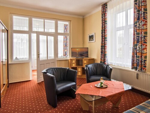 Vacation apartment in the side wing with forest view - Strandvilla Imperator | Hotel &