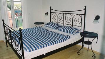 3 Schlafzimmer, Reisekinderbett, WLAN