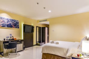 Deluxe Room | Room amenity - Sunbreeze Hotel Senayan (Jakarta)