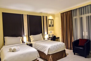 Deluxe Room | Iron/ironing board, free WiFi, bed sheets - Sunbreeze Hotel Senayan (Jakarta)