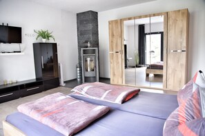 4 bedrooms, WiFi, bed sheets