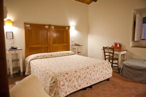 Double Room | In-room safe, individually decorated, individually furnished, desk - Agriturismo Case Perrotta (Sant'Alfio)