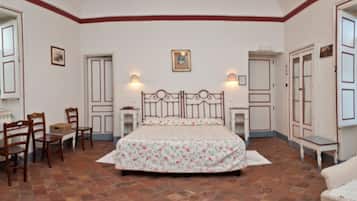 Economy-Zweibettzimmer | Zimmersafe, individuell dekoriert, individuell eingerichtet