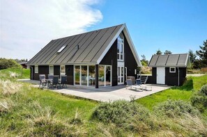 Exterior - Architect's house with luxury furnishings in a unique natural setting and idyllic tranquillity (Saltum)