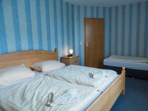 3 habitaciones, cuna de viaje, wifi y ropa de cama 