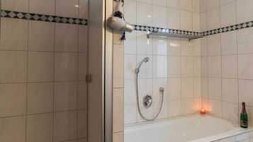 Shower, hair dryer, towels