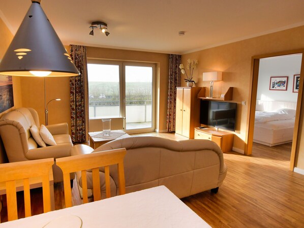 صورة غير مصنفة، 1 من 18، زرّ