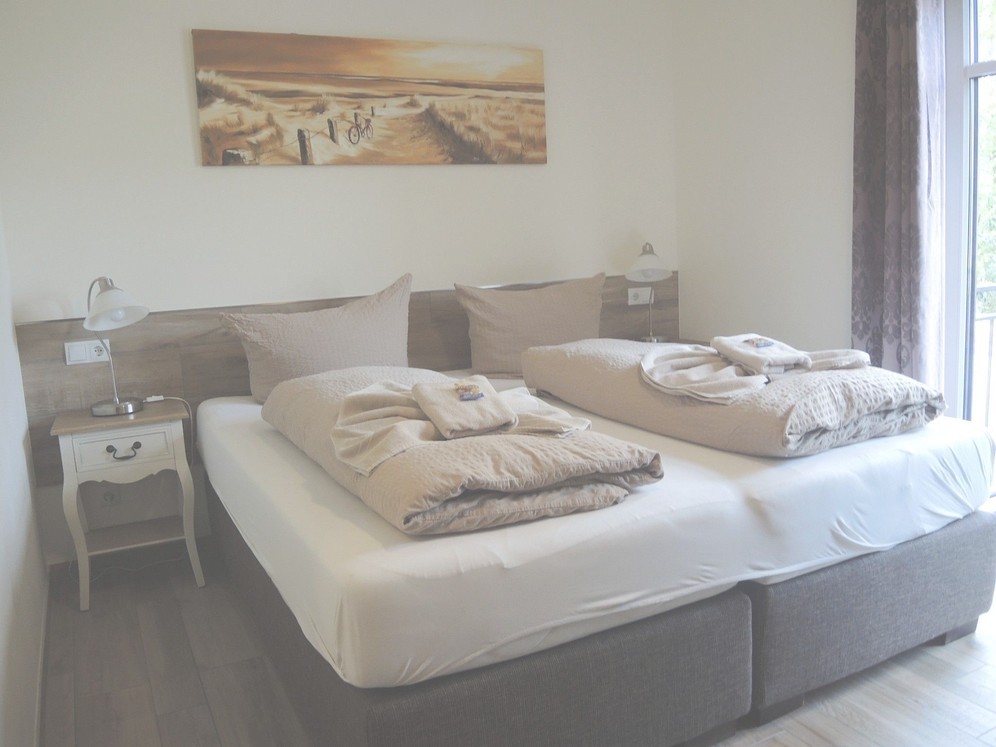 1 室のベッドルーム、セーフティボックス (室内)、デスク、WiFi