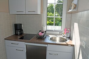 Fridge - Vacation apartment Beatrix with sun terrace no. 2 - quietly located vacation apartments (Sellin)