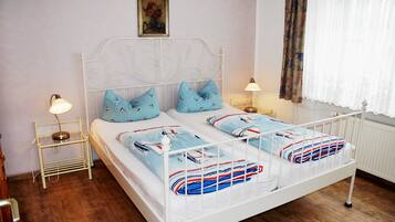 1 bedroom, travel cot, WiFi