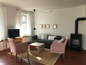 Tv och eldstad