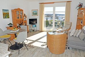 TV - Holiday apartment Gaude Stuv 2 - Holiday apartments Gaude Stuv (Sellin)