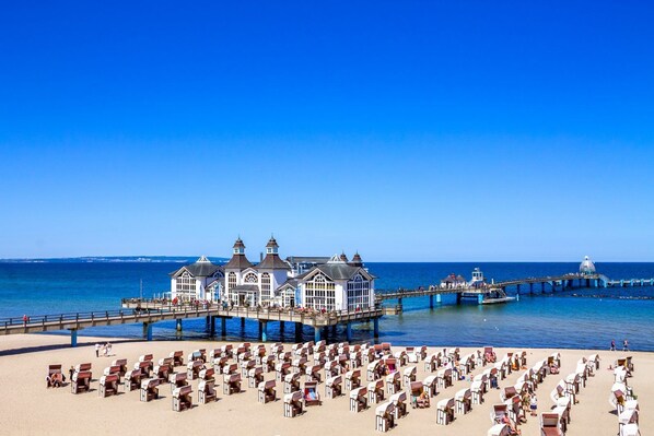 Una spiaggia nelle vicinanze