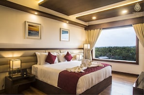 In-room safe, desk, soundproofing, free WiFi - Kpm Tripenta Hotel (Kozhikode)