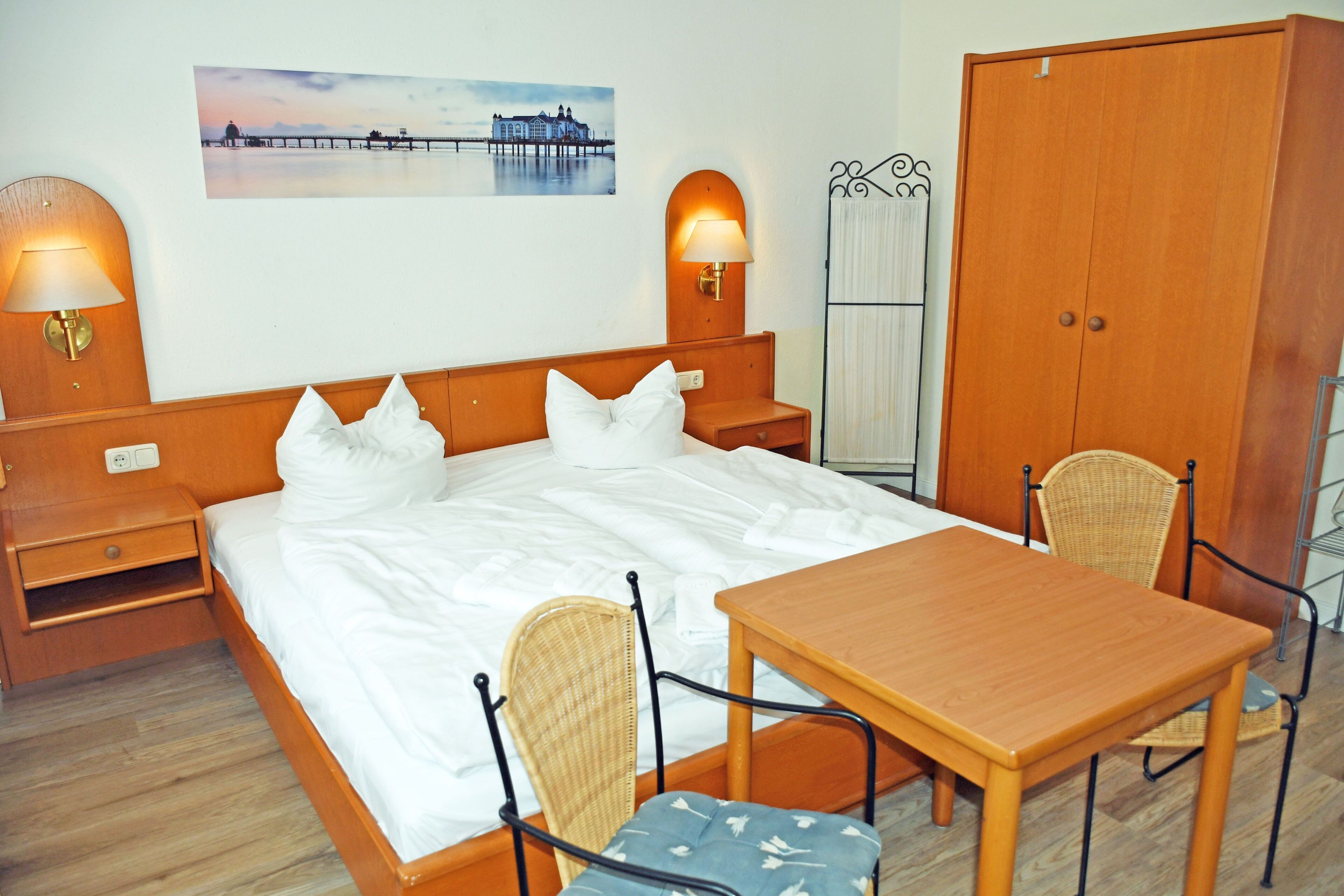 1 bedroom, desk, travel cot, WiFi