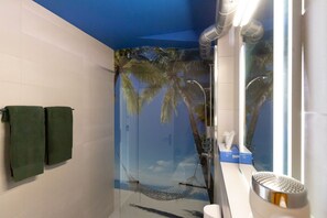Deluxe Double Room (BANDOS) | Bathroom | Shower, slippers, towels - BeachIN (Ins)