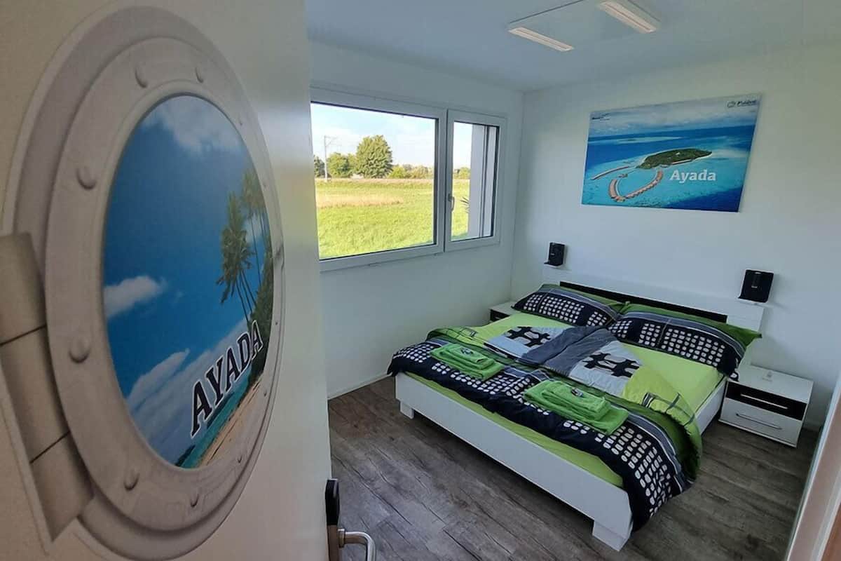 Classic Room, Accessible, Non Smoking | Down comforters, desk, laptop workspace, soundproofing